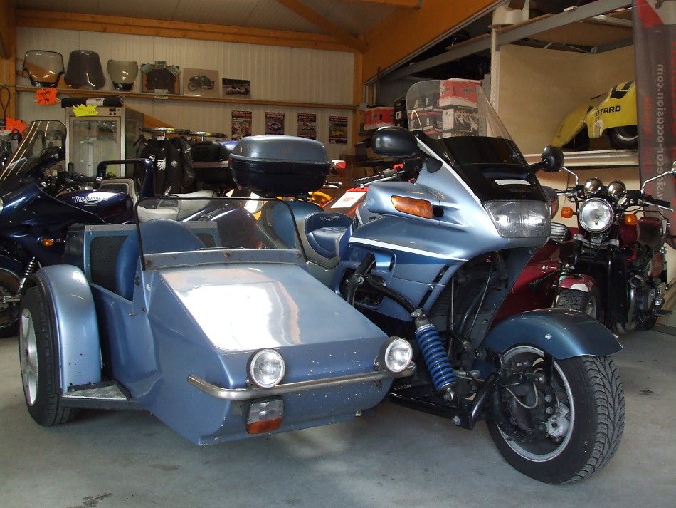 Honda x4 Sidecar